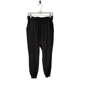 Lululemon Women's Black Activewear Shorts Size 6 NWOT